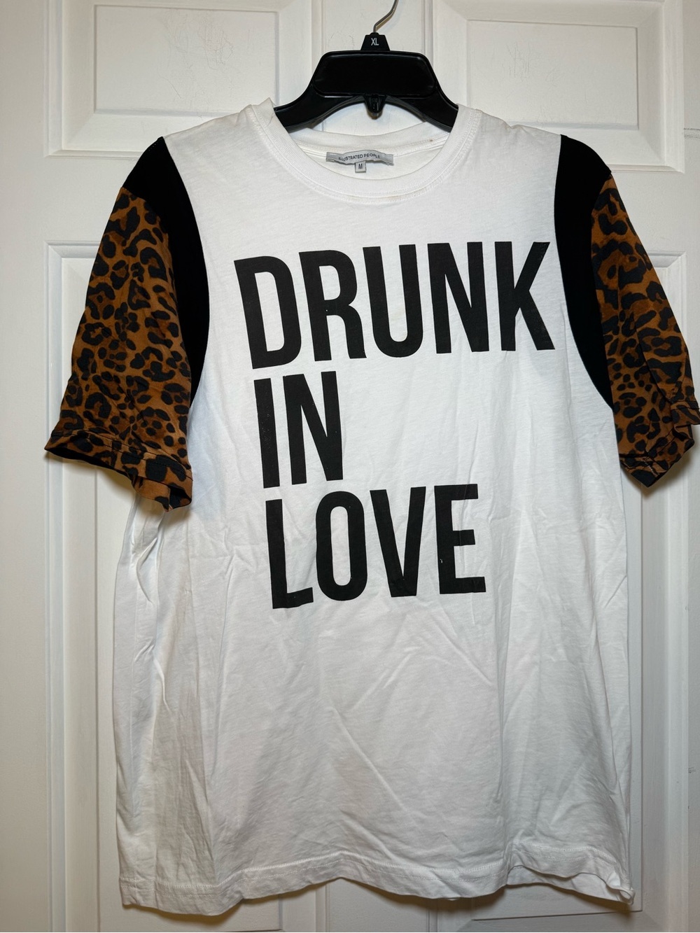 Illustrated People MEDIUM DrunK In Love Graphic Tee Shirt Leopard Sleeves SS